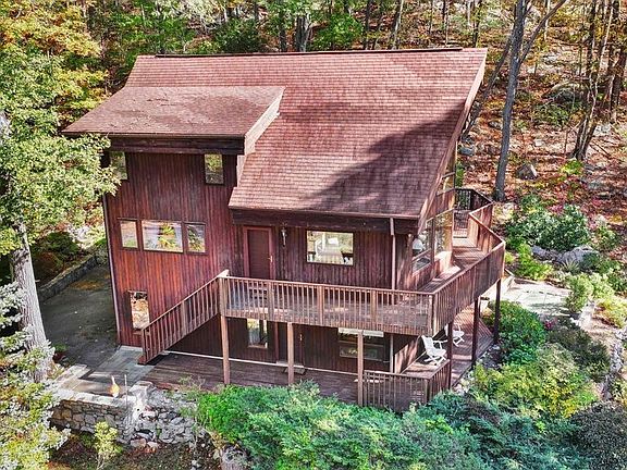 2nd image of 20 Deer Ridge Rd