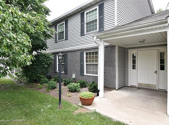 2nd image of 620 Mallard Ct APT D1