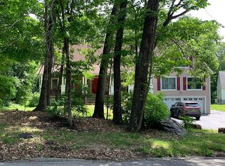 9 Myers Ln, Hyde Park, NY 12538
