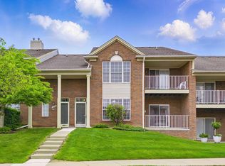 1852 Flagstone Cir, Rochester, MI 48307