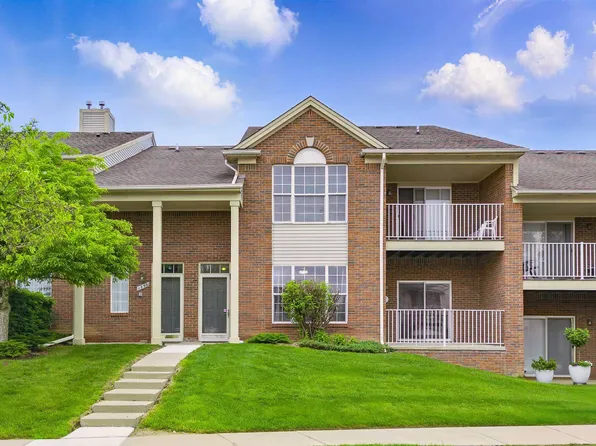 1852 Flagstone Cir, Rochester, MI 48307