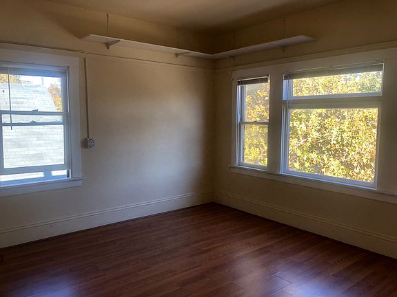2nd image of 521 S 5th St