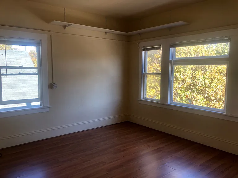521 S 5th St — Photo 2