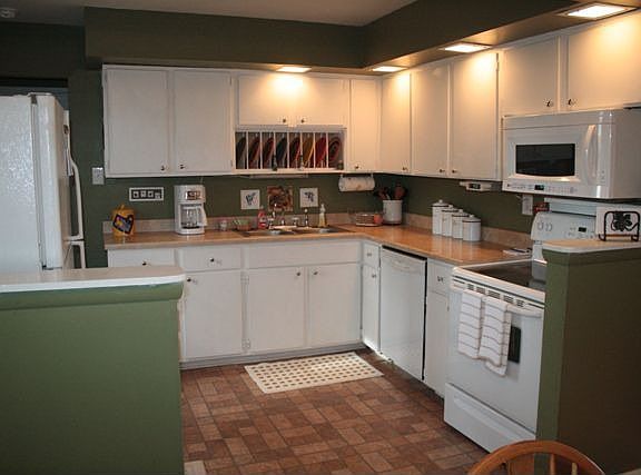 Light and bright kitchen