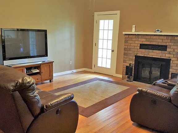 5th image of 109 Chinquepin Dr