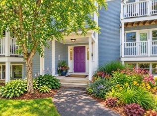 44 Evergreen Rd APT 202, Northampton, MA 01053
