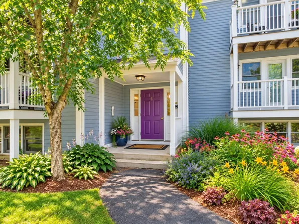 44 Evergreen Rd APT 202, Northampton, MA 01053