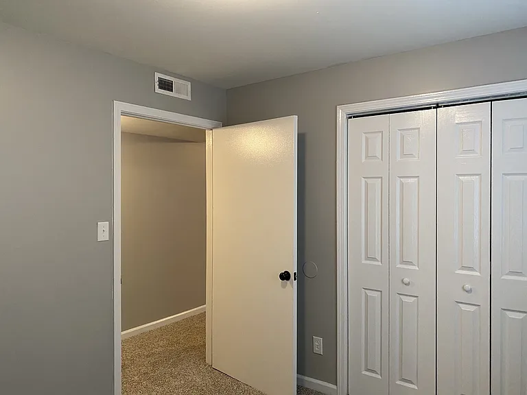 3875 Northeast Dr #D — Photo 11