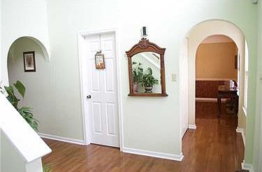 3rd image of 110 Carlye Dr