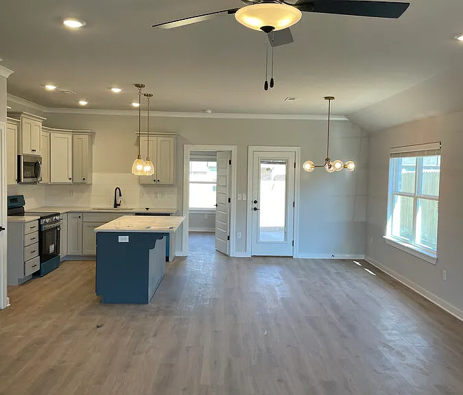 1105 Maclaren Ave — Photo 3