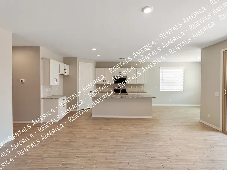 36033 W San Clemente Ave — Photo 3