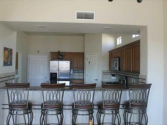 4th image of 5710 Wales Dr