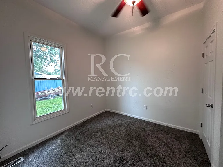 702 S Sandusky St — Photo 10