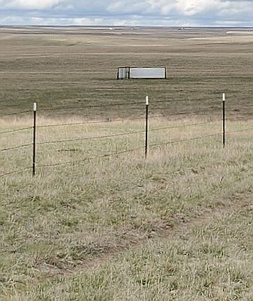 24'x24'' T  shaped windbreak
