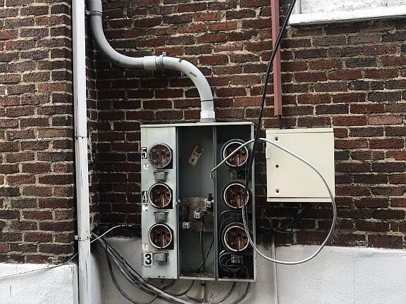 3rd image of 845 Day Ave SW