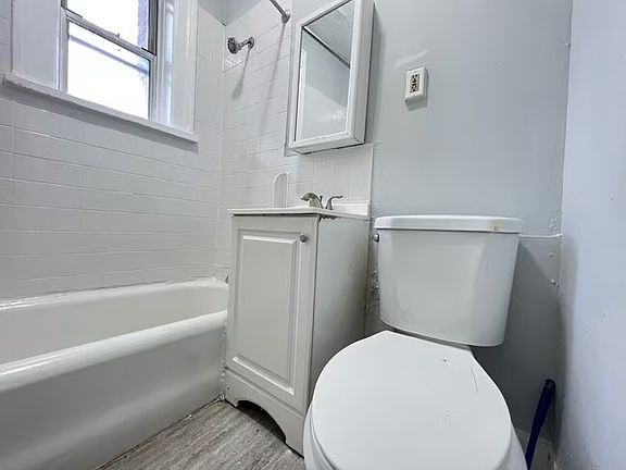 3rd image of 424 Park Ave #424