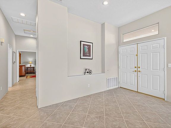 2nd image of 83 Kavenish Dr