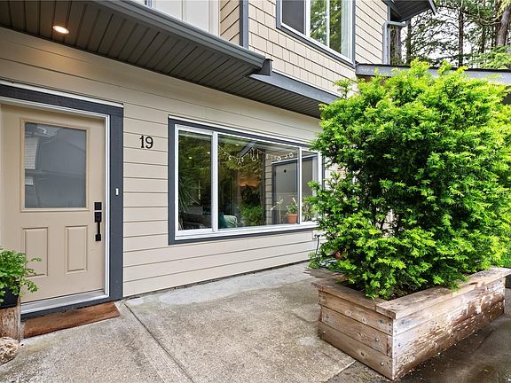 2nd image of 625 Hellesen Dr #19
