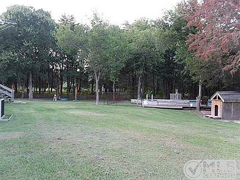 3rd image of 3363 Meadow Dr