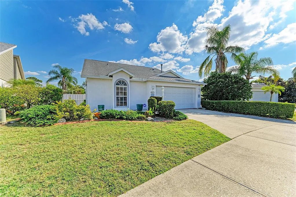3 bed, 2.0 bath, 1677 sqft, $2,700 — Photo 1