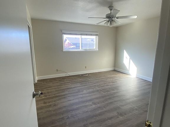 4th image of 2260 E Canal Dr