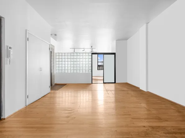 714 Broadway UNIT 10 image 3 of 9