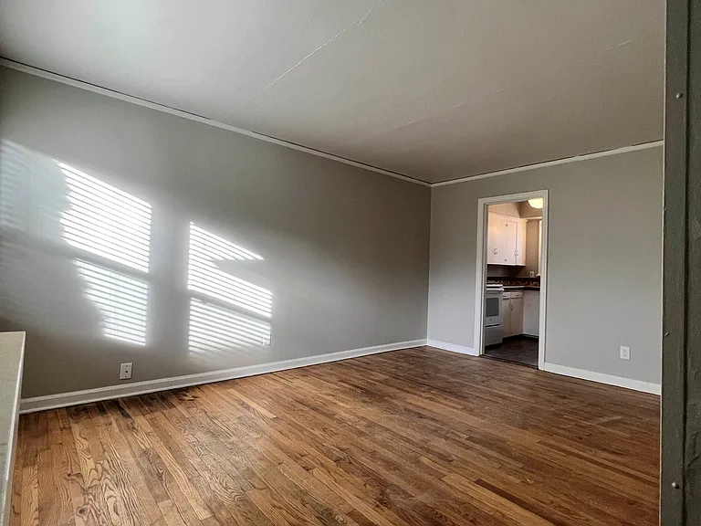 7776 N Interstate Ave #17 — Photo 6