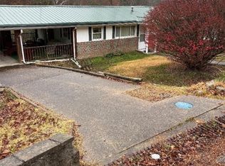 297 Pine St, Glenville, WV 26351