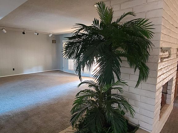 2nd image of 549 W Moon Valley Dr
