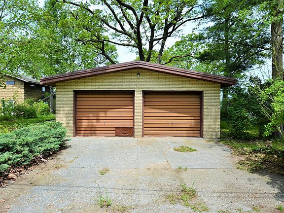 5th image of 5678 Jefferson Ave