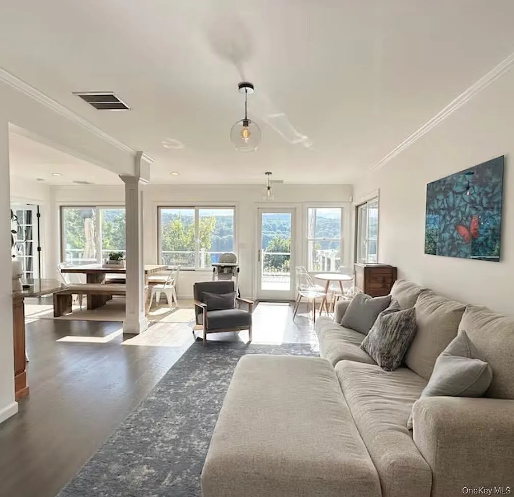 2 bed, 2.0 bath, 1574 sqft, $4,000 — Photo 2