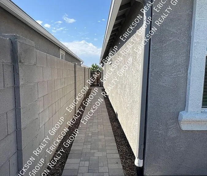 2432 W Shanley Ave — Photo 24