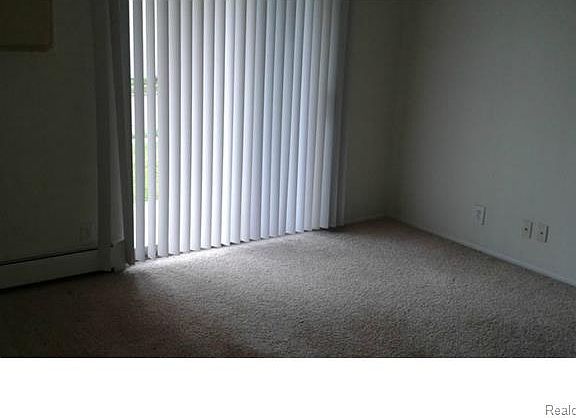 3rd image of 241 E Liberty St APT 1