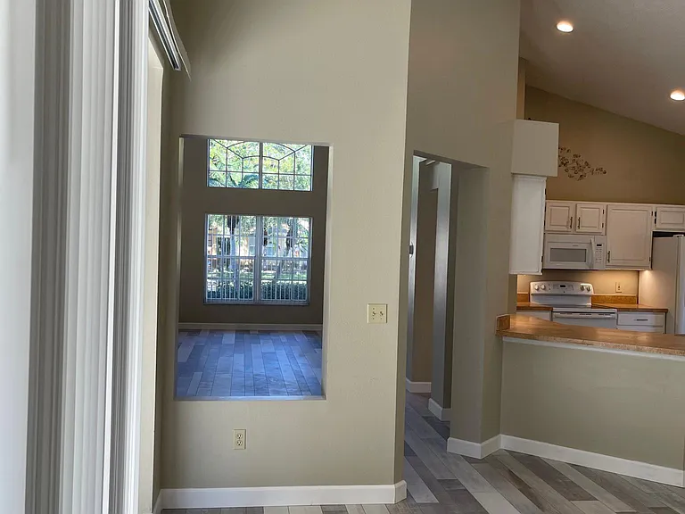 9303 Rockrose Dr — Photo 44