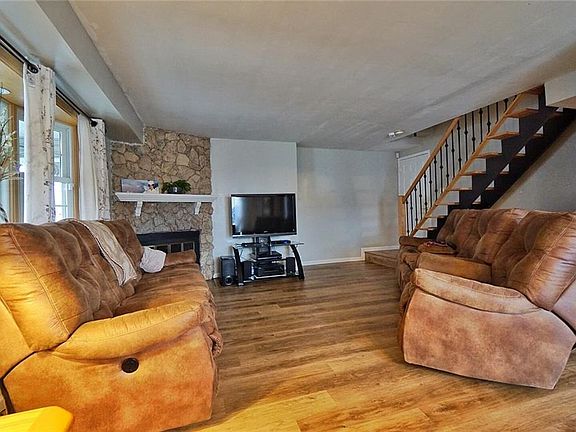 2nd image of 21 Regis Dr #61