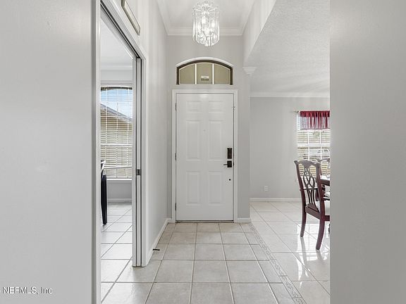4th image of 2103 FOREST GATE Drive W