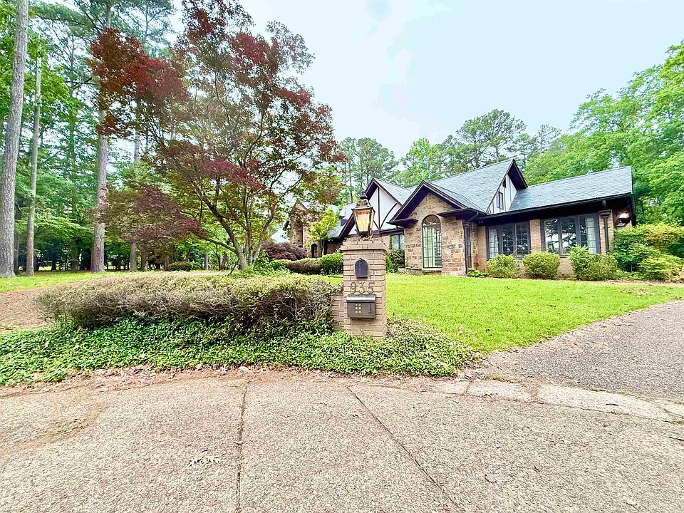 1st image of 935 Brookridge Dr