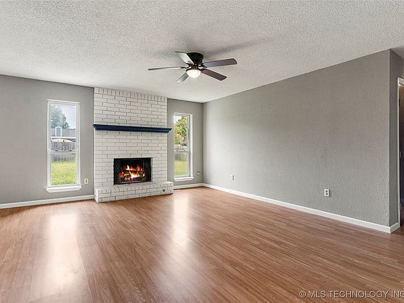 4th image of 13823 S Hickory St