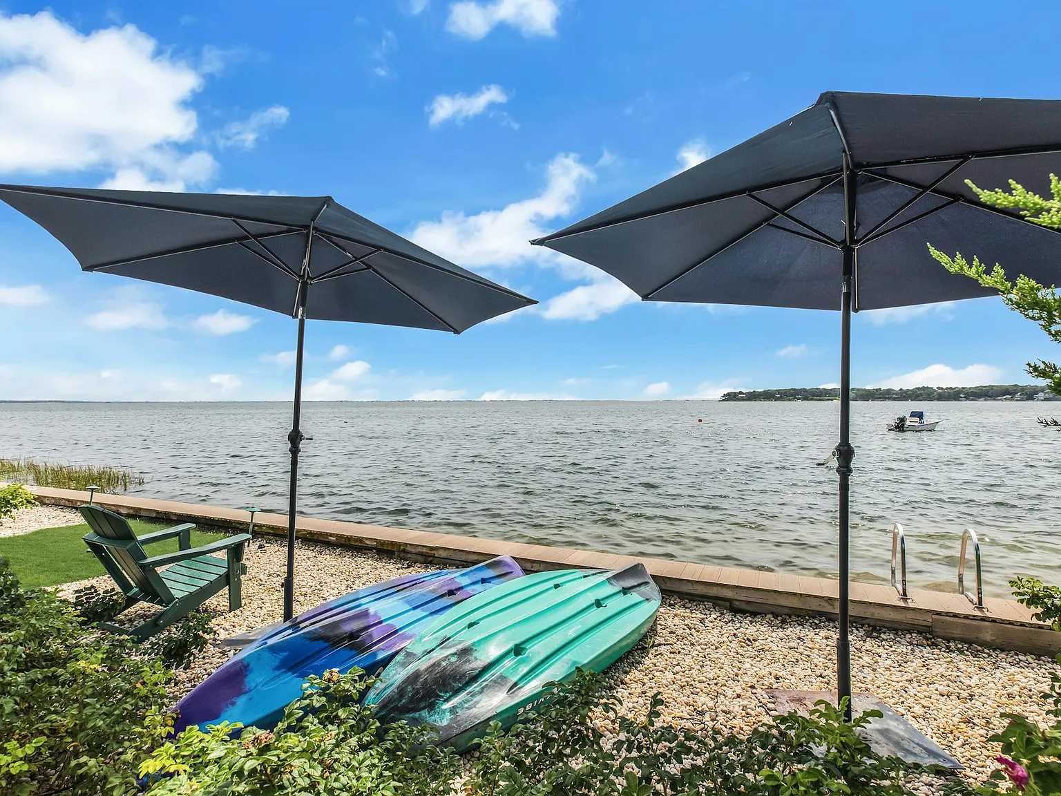 Hampton's Waterfront Lifestyle! — Photo 4