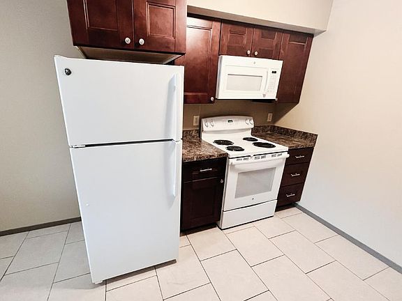 5th image of 1812 Knox St #25