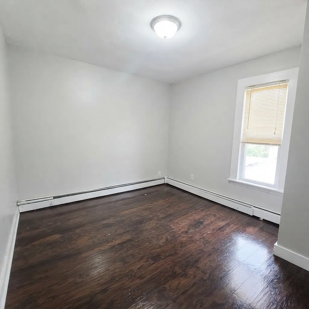 5 bed, 1796 sqft, $2,400 — Photo 4
