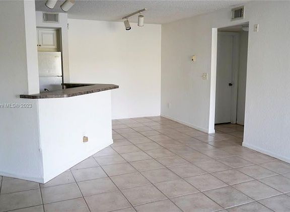 5th image of 437 Vista Isles Dr APT 2213