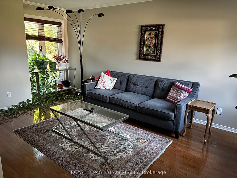 3 Tower Hill Cres — Photo 9