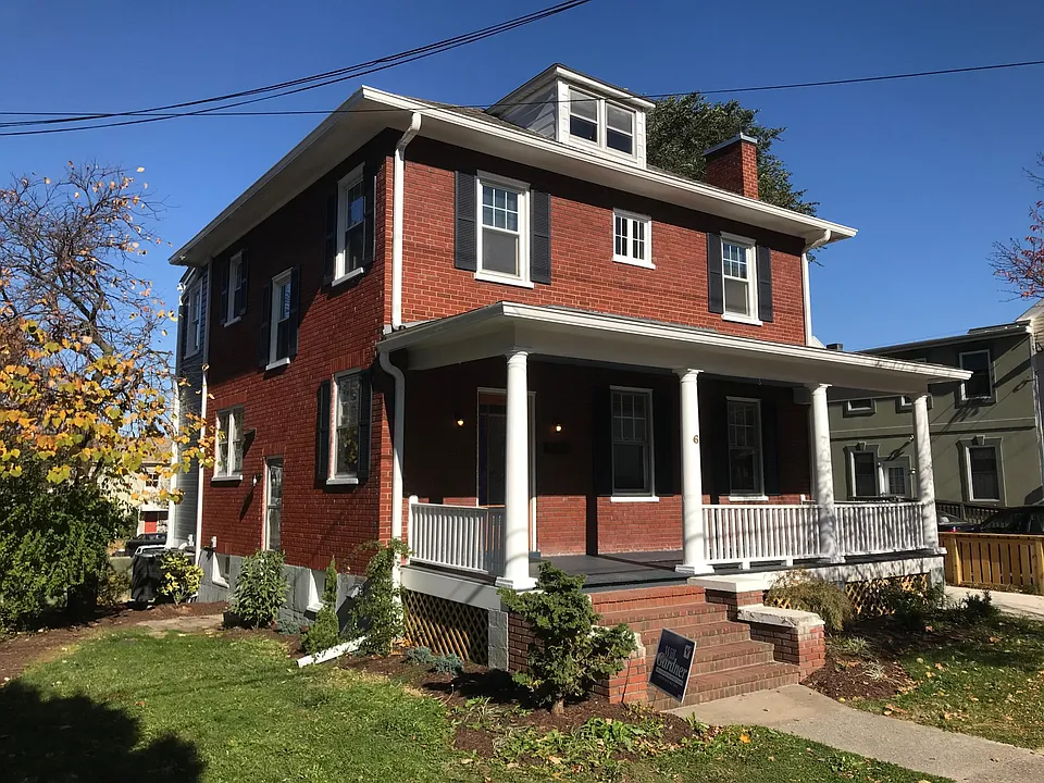 6 W Cecil St