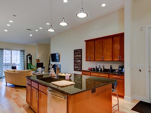 3rd image of 755 Bagley Ave SE #4