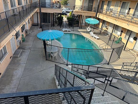 2nd image of 437-450 E Algrove St #4501