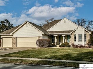22010 Stanford Cir, Elkhorn, NE 68022