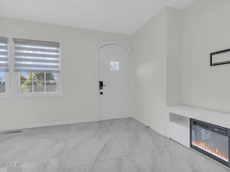 1001 Norwood Ave #7 — Photo 5