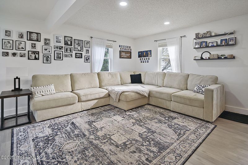 3rd image of 4 Kennedy Place