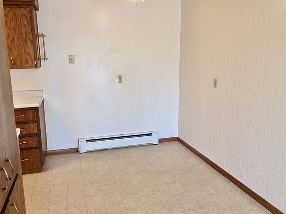4th image of 417 2nd St E APT 37